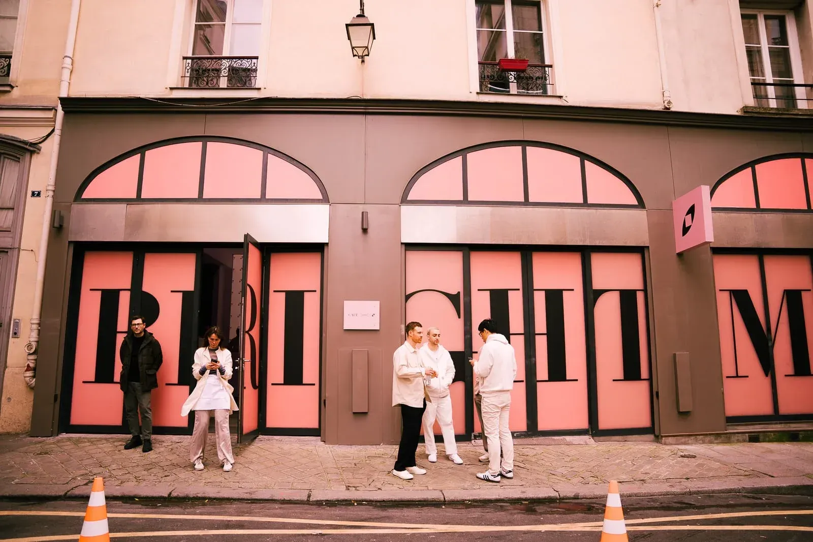 Bright Moments Paris